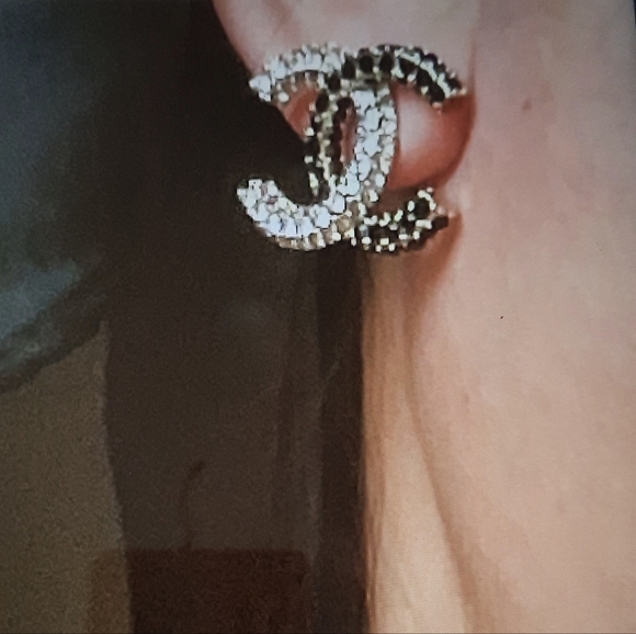 Like New Chanel CC Crystal Gemstone Earrings - Picture 10 of 10
